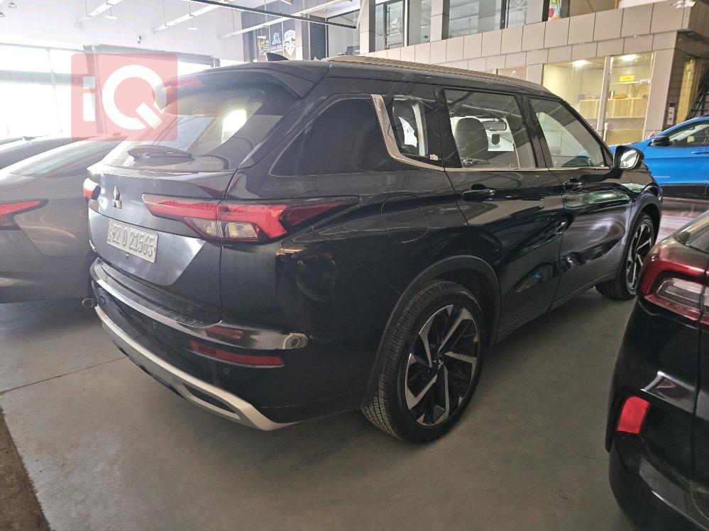 ميتسوبيشي اوتلاندر